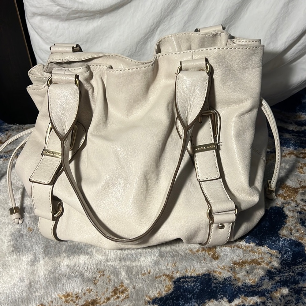 MICHAEL KORS adjustable opening pouch handbag